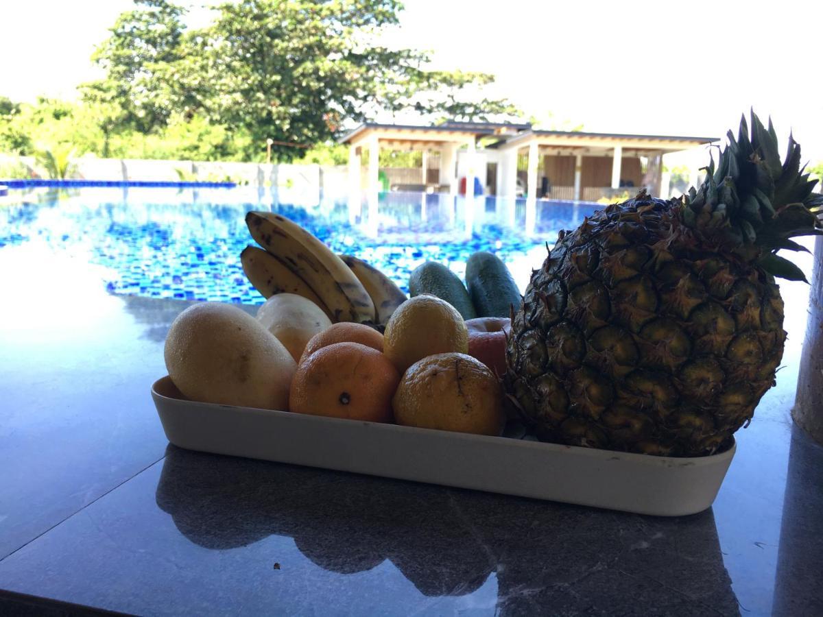 Vistapaloma Beach Resort Odiong ภายนอก รูปภาพ