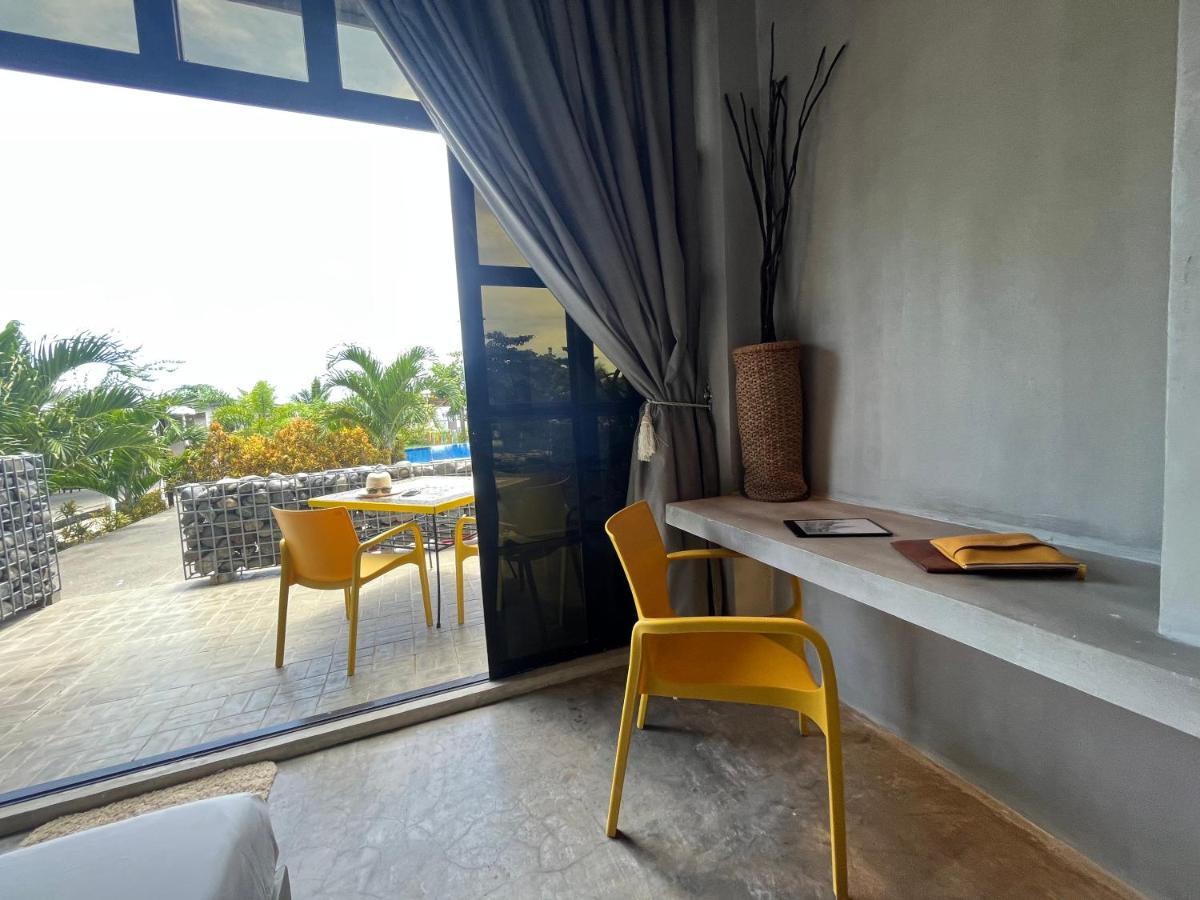 Vistapaloma Beach Resort Odiong ภายนอก รูปภาพ