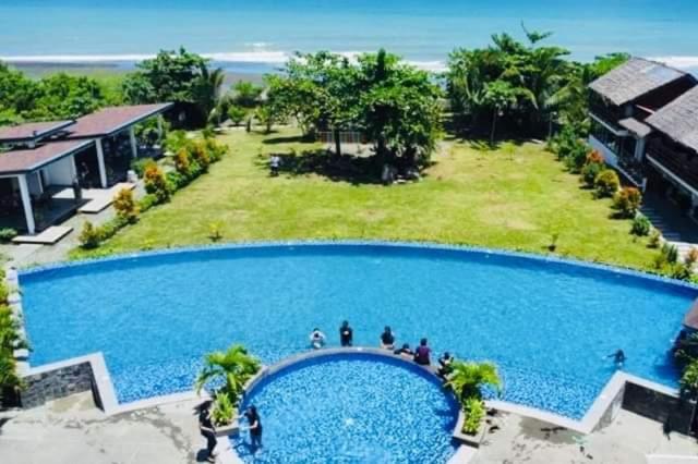 Vistapaloma Beach Resort Odiong ภายนอก รูปภาพ