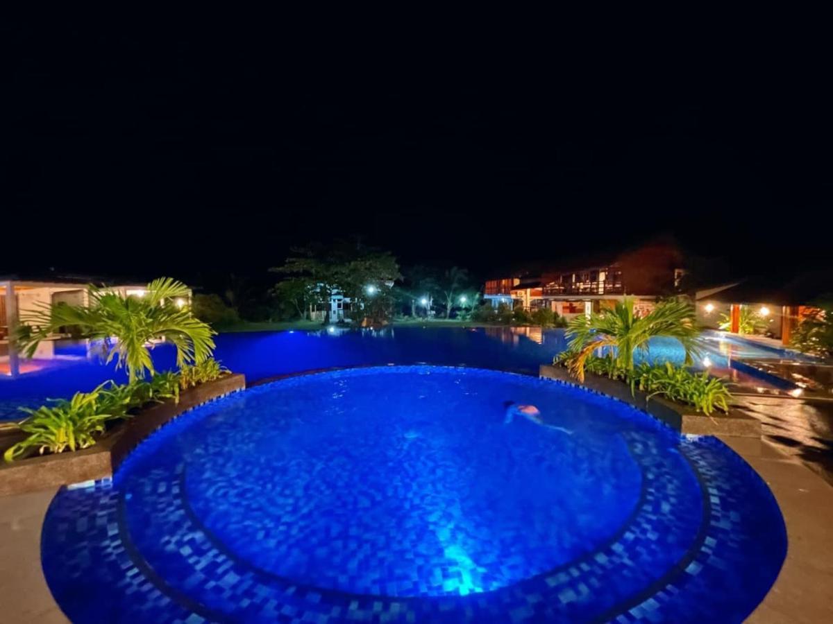 Vistapaloma Beach Resort Odiong ภายนอก รูปภาพ
