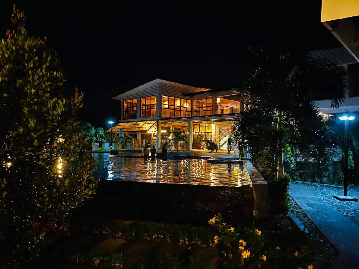 Vistapaloma Beach Resort Odiong ภายนอก รูปภาพ