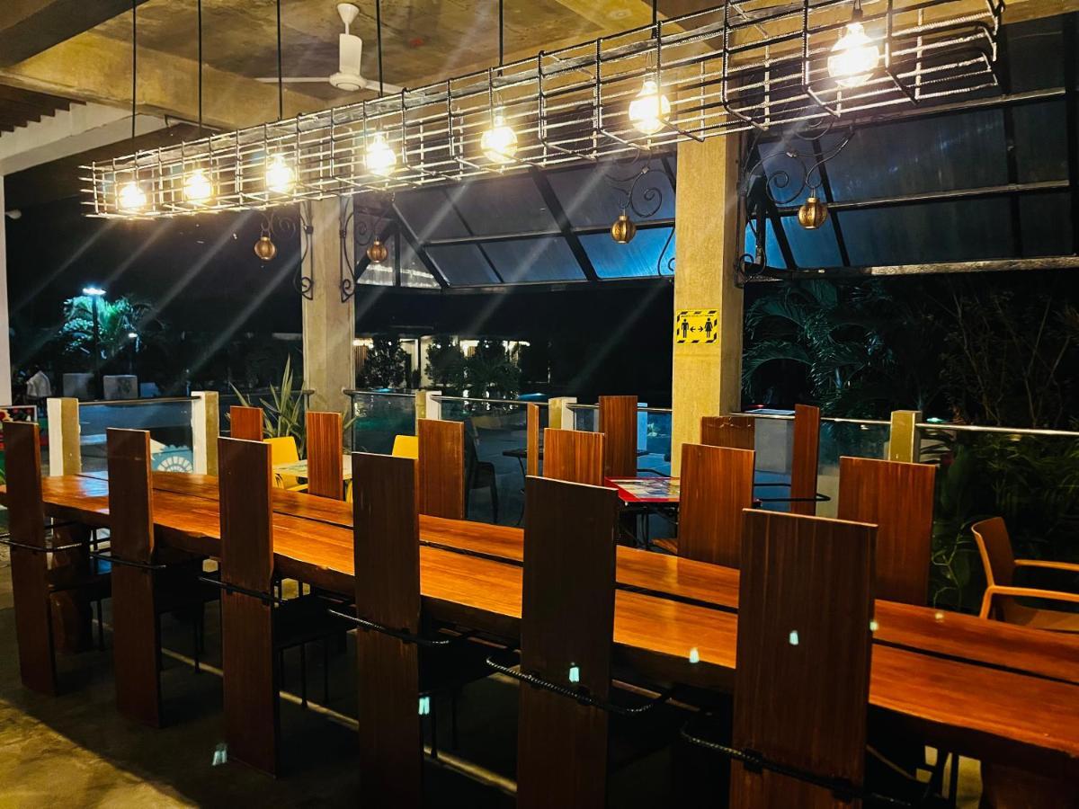 Vistapaloma Beach Resort Odiong ภายนอก รูปภาพ