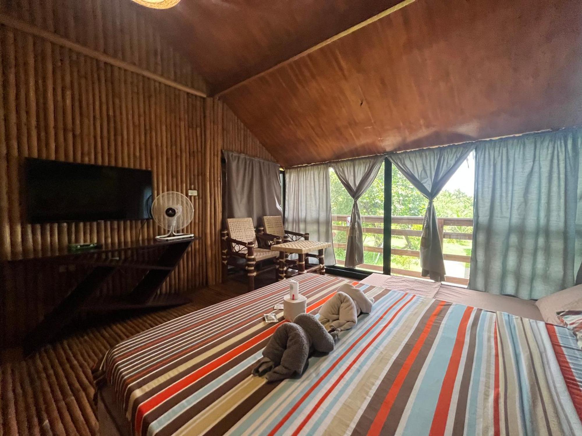 Vistapaloma Beach Resort Odiong ภายนอก รูปภาพ